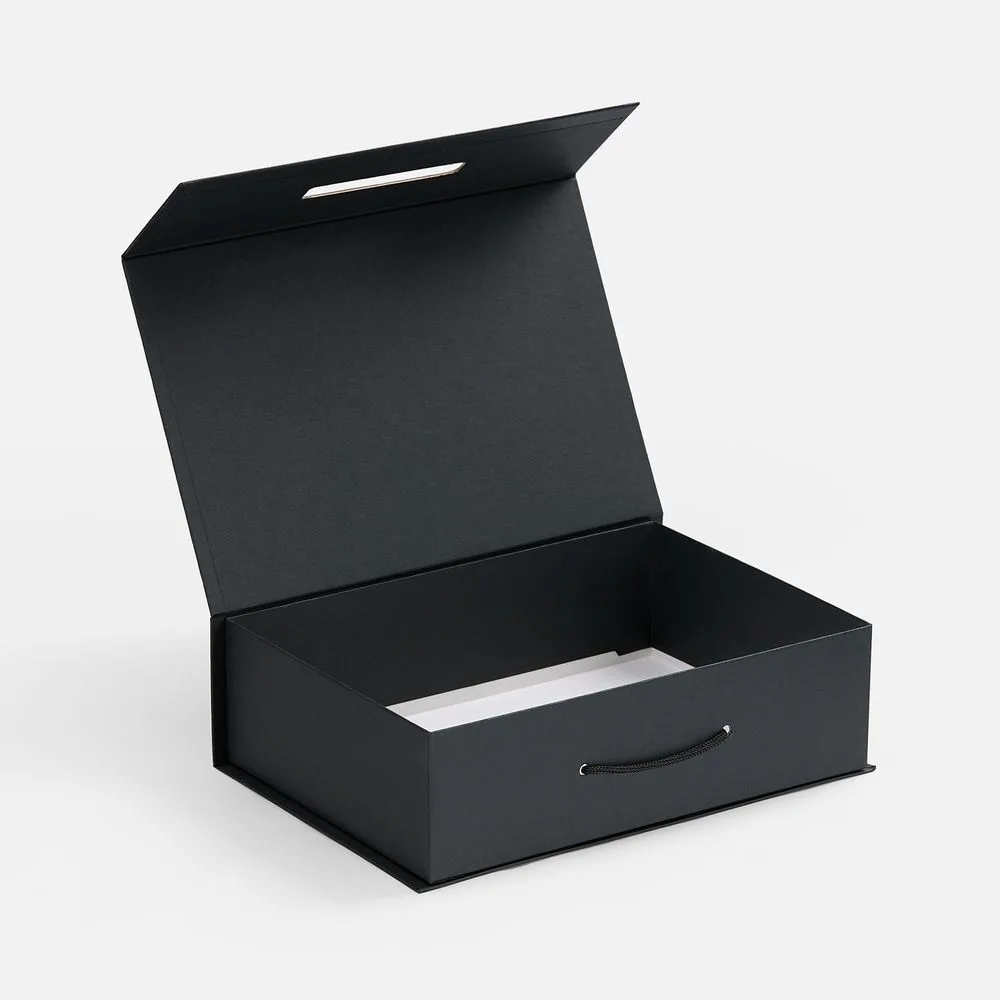 Коробка Case, черная
