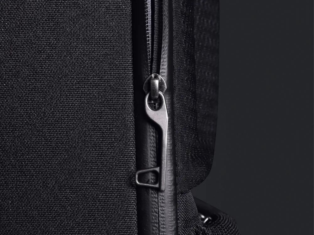 Водостойкий антикражный рюкзак Clickpack для ноутбука 15.6", черный