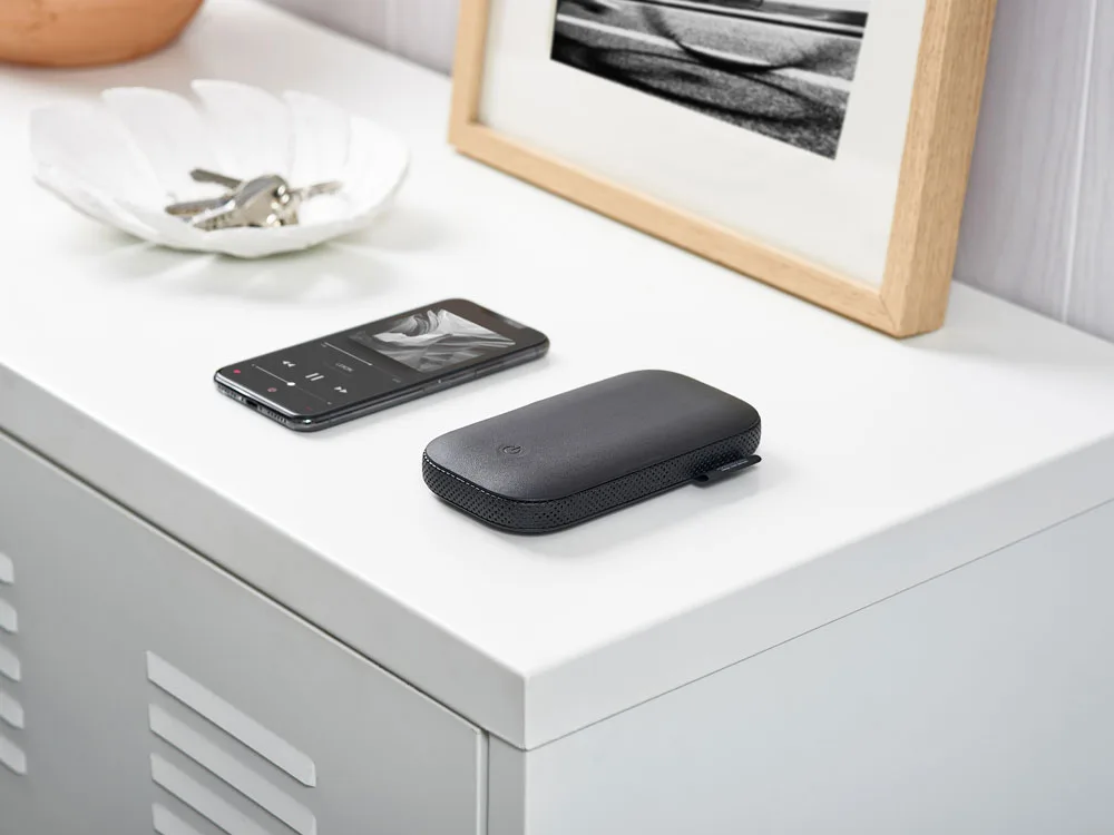 Внешний аккумулятор с беспроводной колонкой Powersound, черный