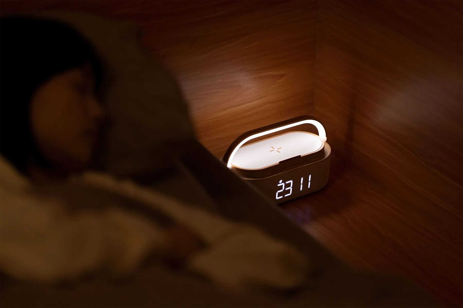 Bluetooth стерео-колонка "Smart Band" 10Вт (2х5Вт) с беспроводным (15W) ЗУ, лампой, часами, FM радио, бежевый