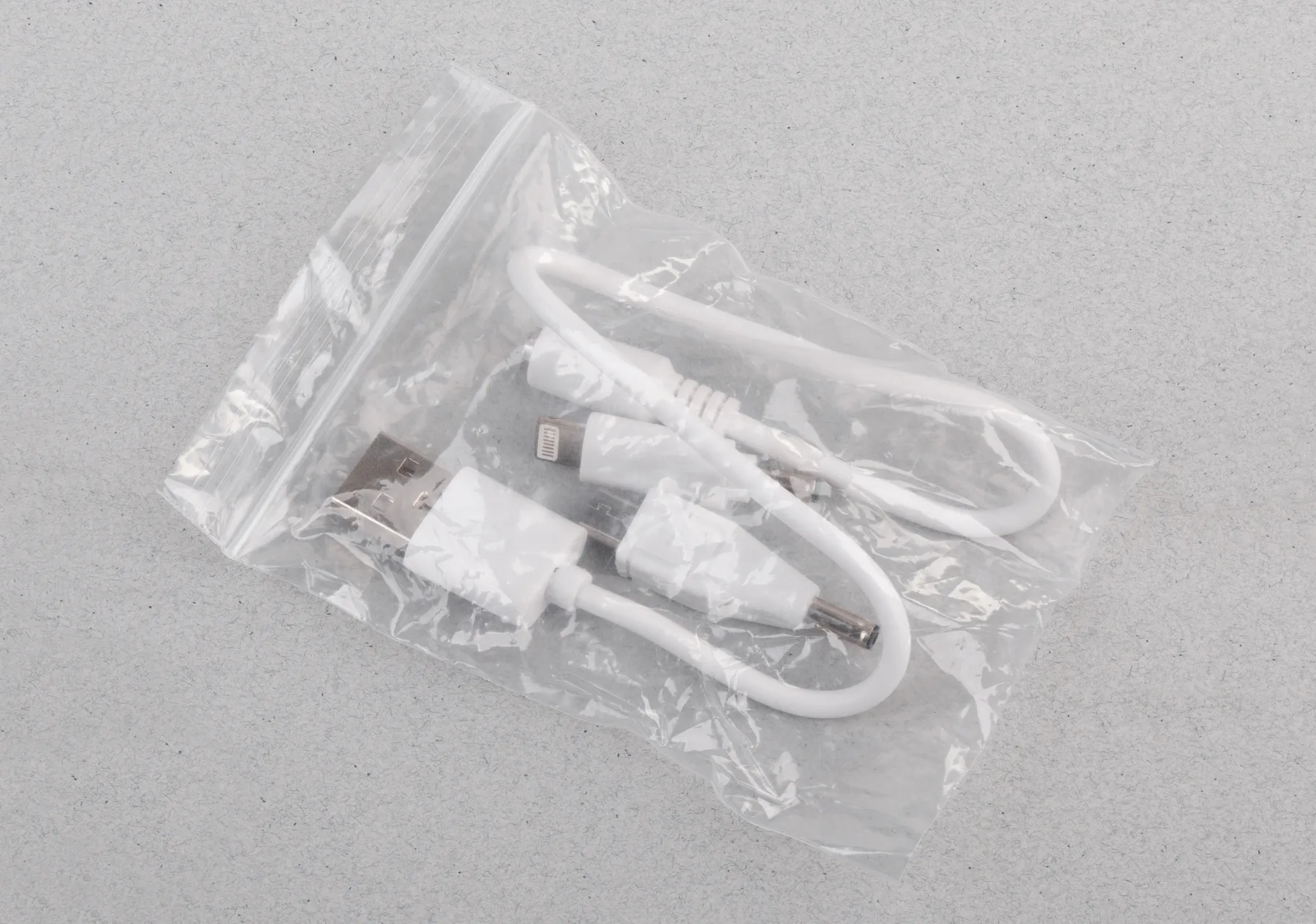 Кабель 2-в-1 (microUSB, Lightning), белый