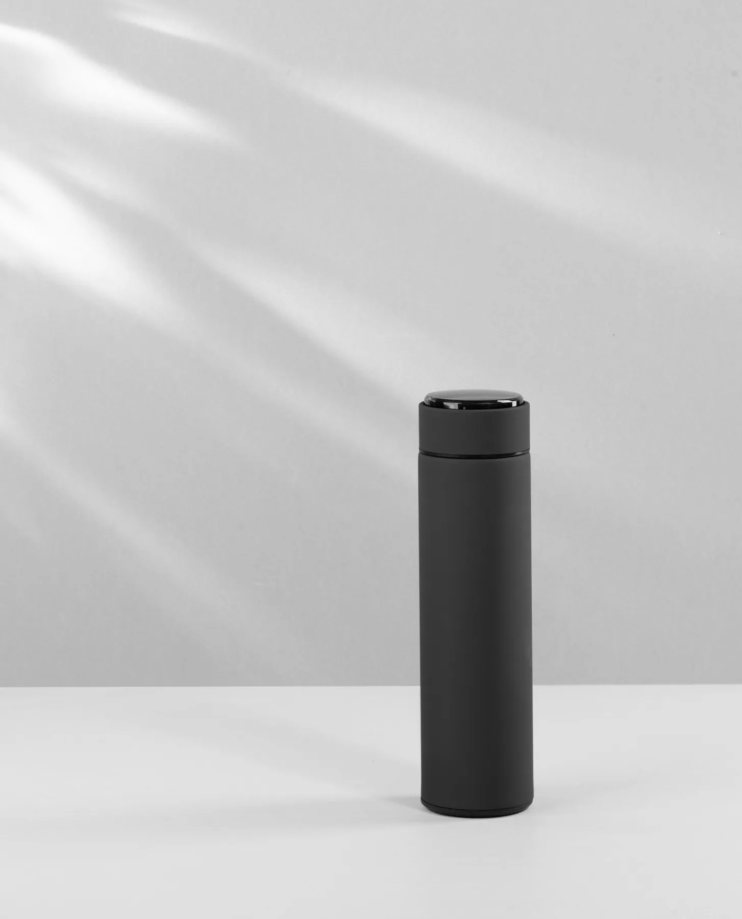 Термос "Бостон next" 500 мл с индикацией температуры, soft touch, сменная батарейка, черный