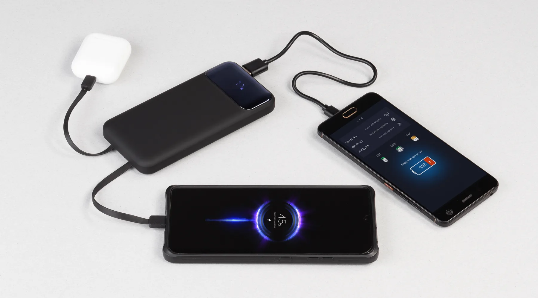 Зарядное (22.5W) устройство "Grade SOFTTOUCH" 10000 mAh с подсветкой логотипа, встроенными кабелями и цифровым индикатором заряда, черный